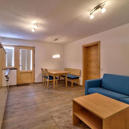 Haus Peter Falch Pettneu am Arlberg Esterno foto