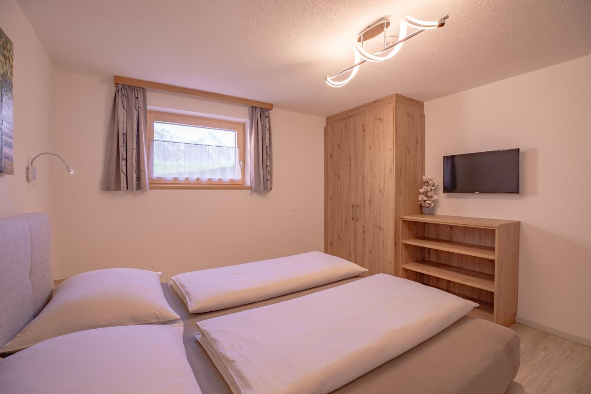 Haus Peter Falch Pettneu am Arlberg Esterno foto