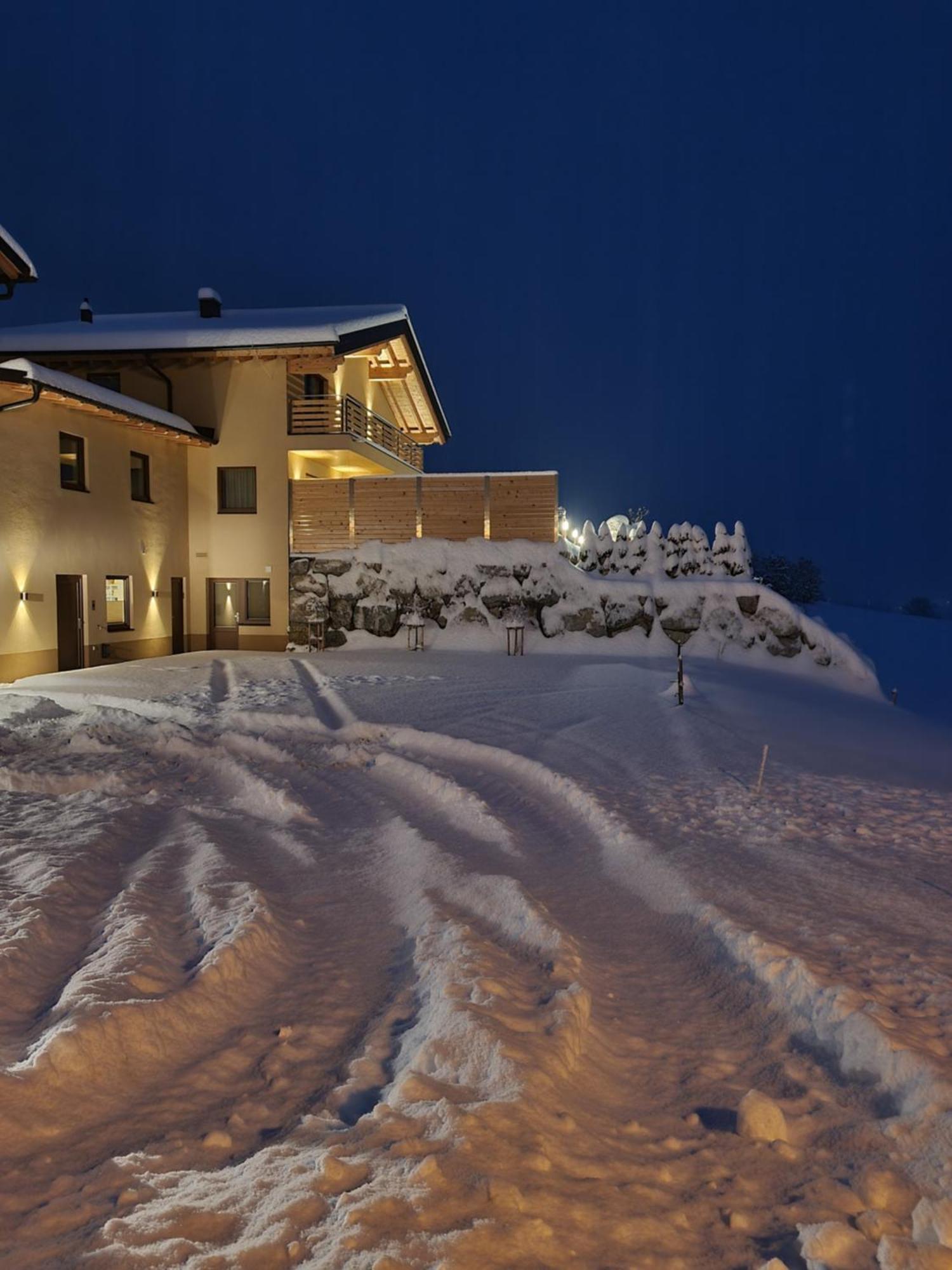 Haus Peter Falch Pettneu am Arlberg Esterno foto